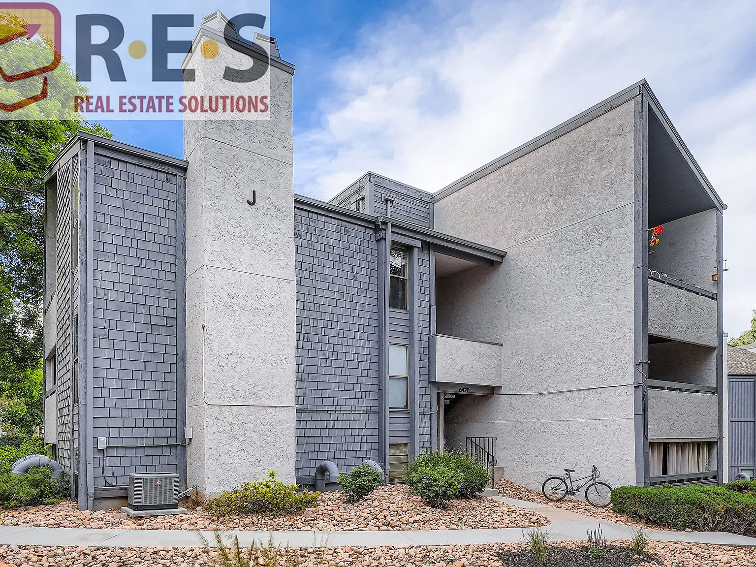1 bed, 709 sqft, $1,282 — Photo 2
