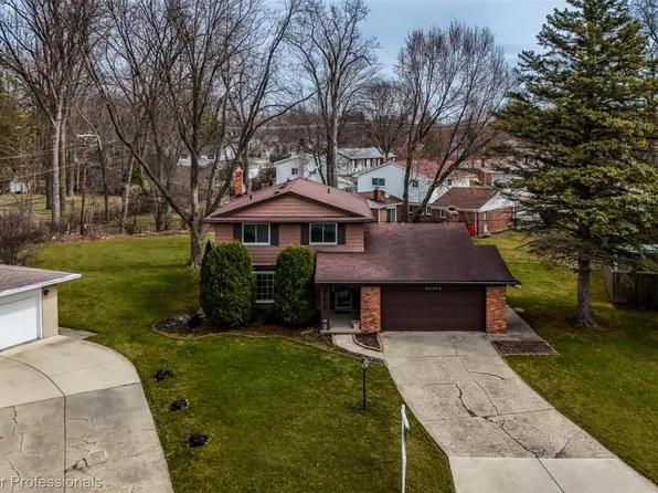 20240 Wildhern St, Southfield, MI 48076