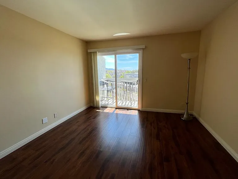 259 S Ventura Rd #252 — Photo 8