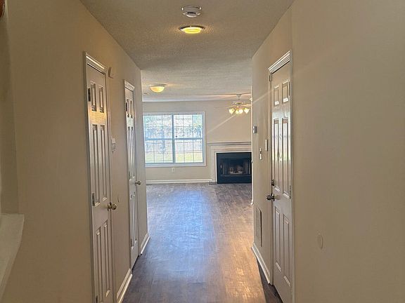 3rd image of 3698 Sapphire Ct