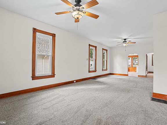 3rd image of 327 N Gertrude St