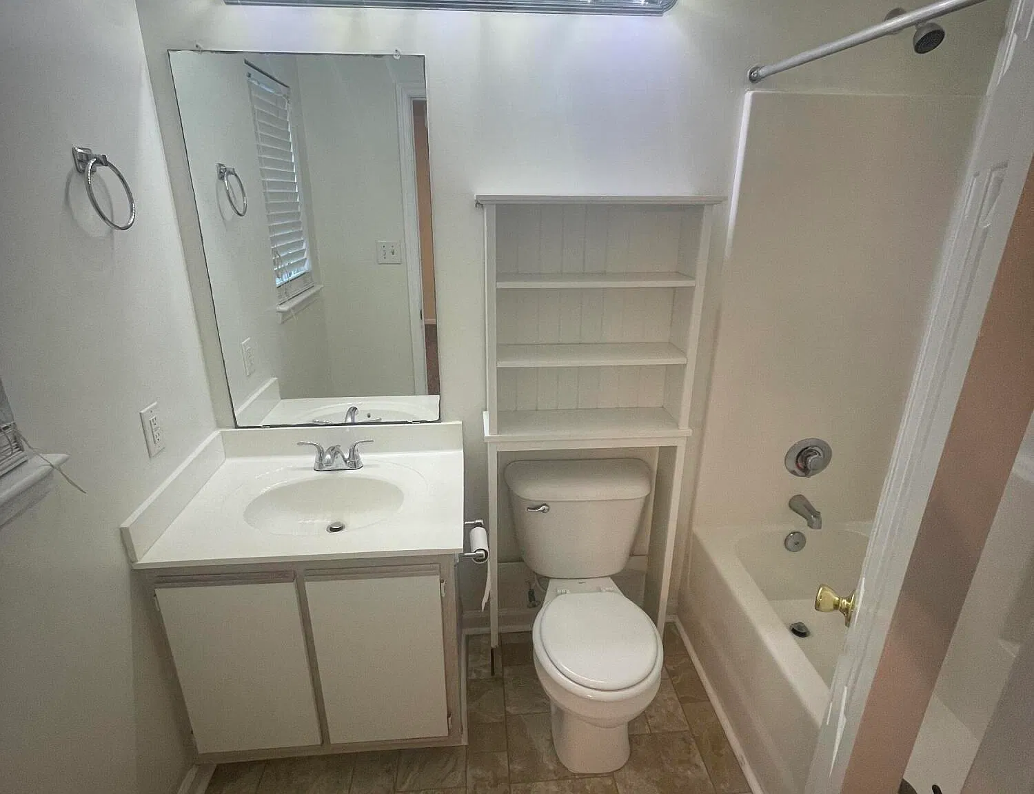 3 bed, 3.0 bath, $1,400 — Photo 3