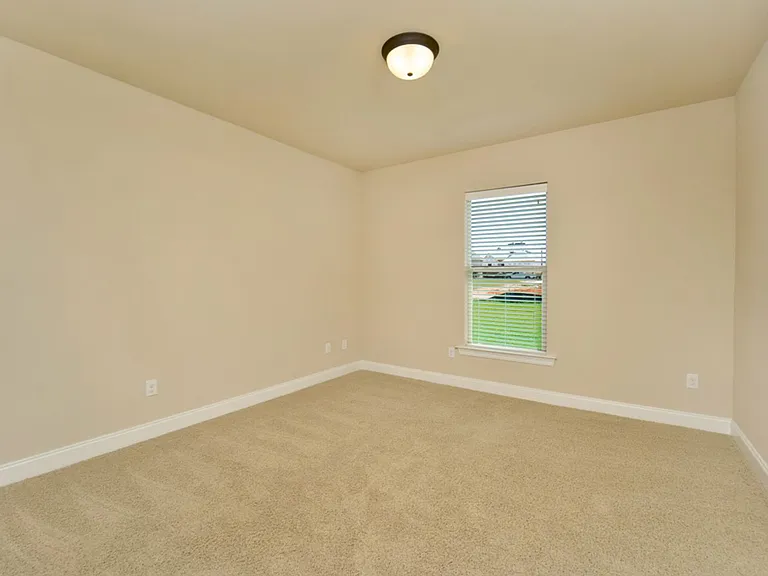 523 Kensley Ave — Photo 25