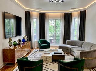 6303 N Rockwell St APT 3, Chicago, IL 60659