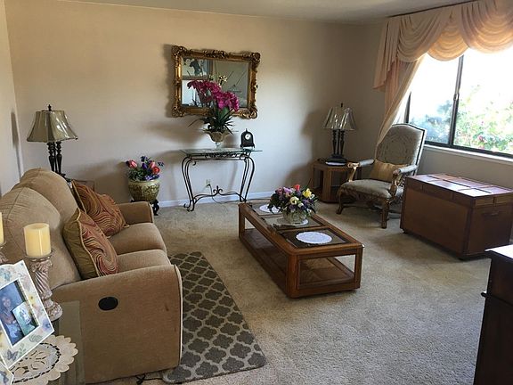 2nd image of 831 Apricot Ln
