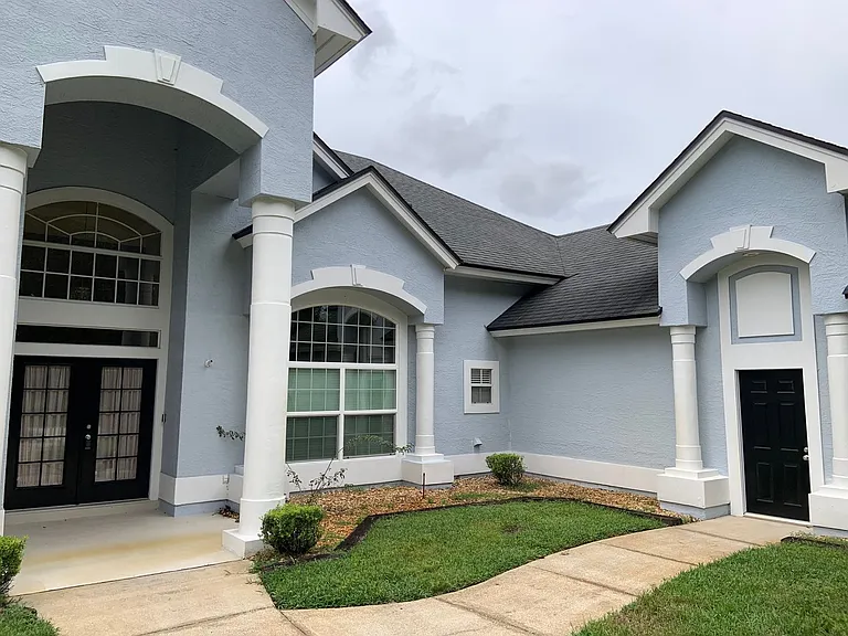 2600 Crescent Lake Ct — Photo 2