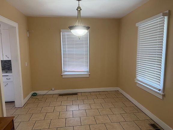 5th image of 608 S Washington Ave