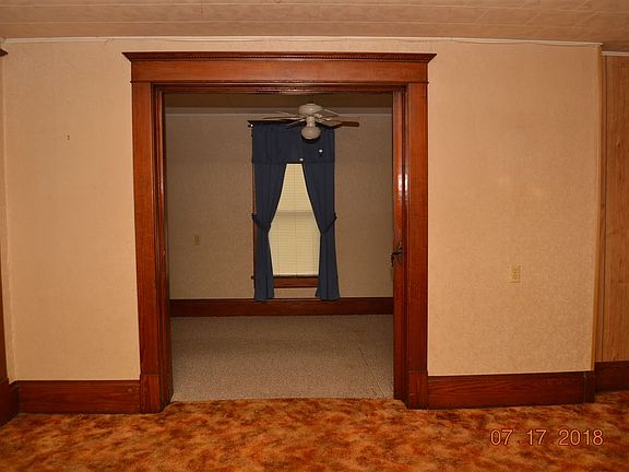 4th image of 221 Main St
