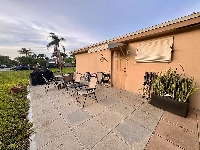 1252 Club Dr W #D — Photo 22