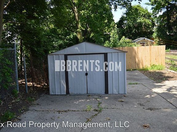 3rd image of 1700 West St