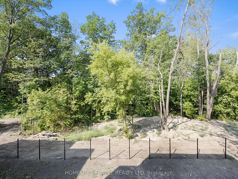 174 Clonmore Dr #9 — Photo 41