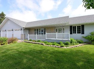 300 15th St SW, Jamestown, ND 58401