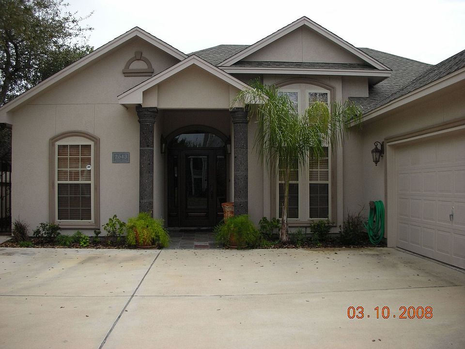 Canterra Columns with new professional Landscaping