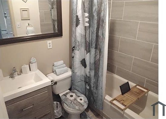 3rd image of 25798 Bel Aire Dr #1