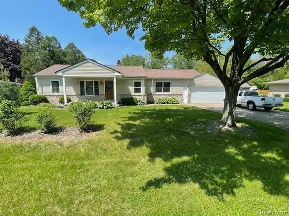 53141 Gaskill Ct E, Shelby Township, MI 48316