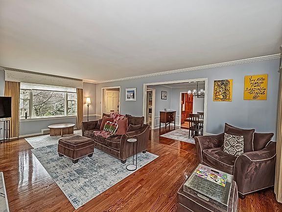 4th image of 4 Couch Farm Rd