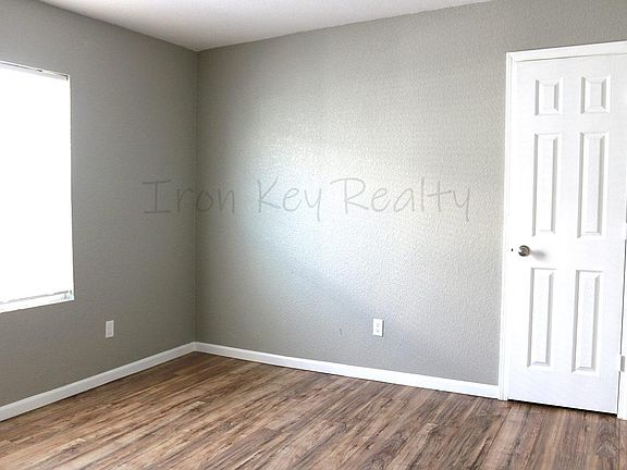 4th image of 3335 Indiana Ave #B