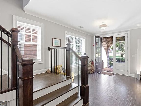 4th image of 227 Haverstock Ct
