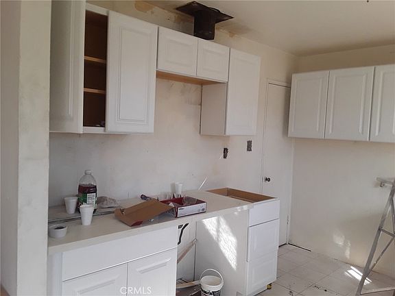 2nd image of 535 W Van Koevering St