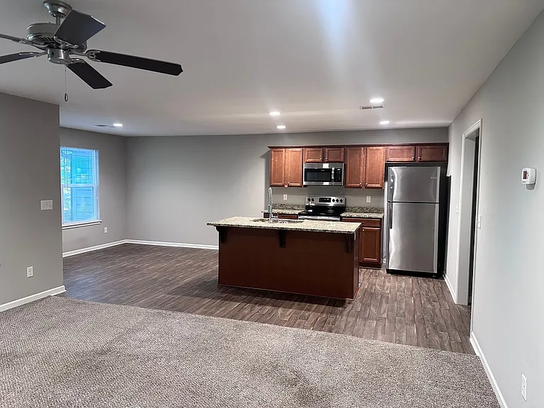 8102 SE 6th St — Photo 5