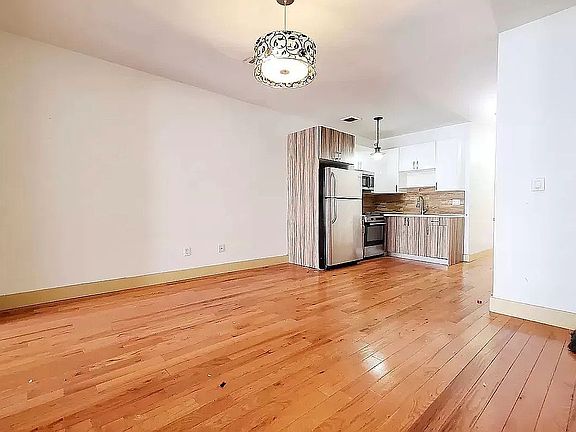 3rd image of 218 Boerum St APT 1R