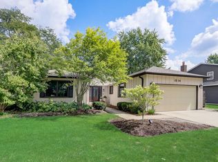1514 Applegate Dr, Naperville, IL 60565
