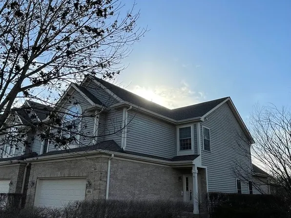 691 Juniper Ln, Lake In The Hills, IL 60156