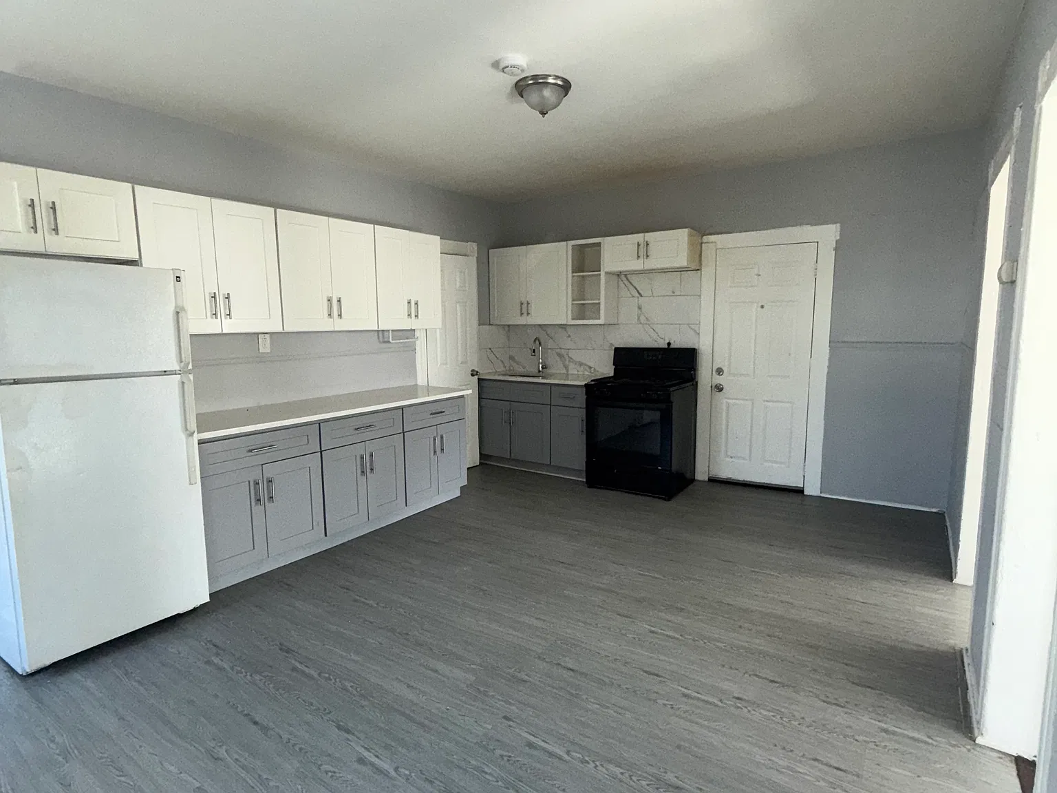 3 bed, $2,200 — Photo 4