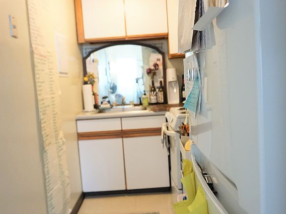 4th image of 36 S Huntington Ave #18