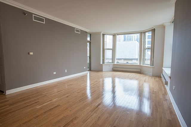 1st image of 25 W Superior St APT 703