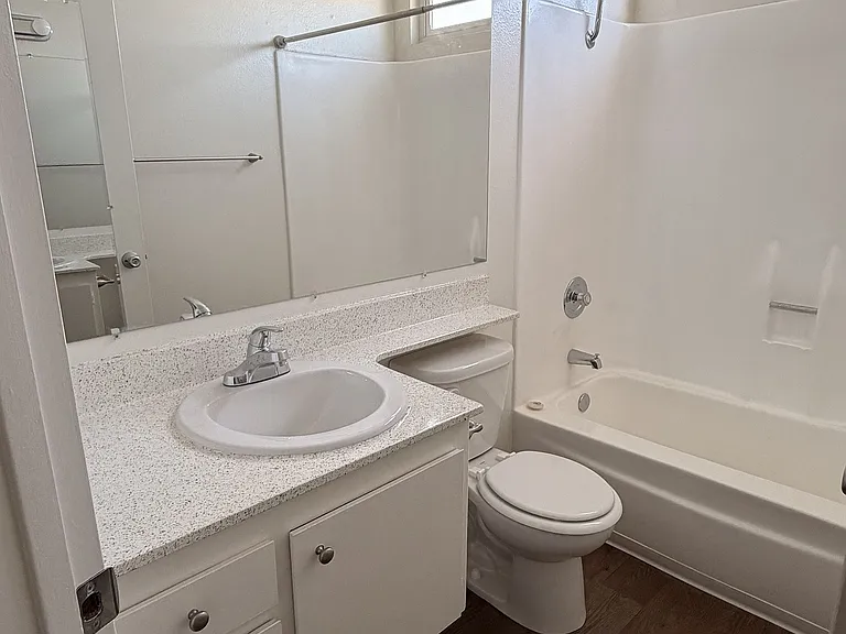 Vogue Manor — Photo 17