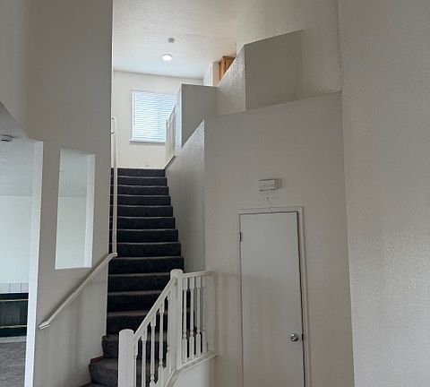 5th image of 1689 Woodland Ct