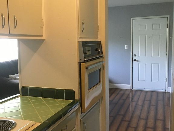 4th image of 521 21st St APT 6