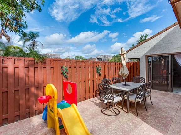 4th image of 4131 Palm Bay Cir APT A