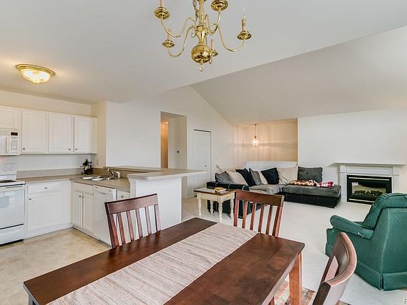 3rd image of 10210 Chesapeake Cir #1