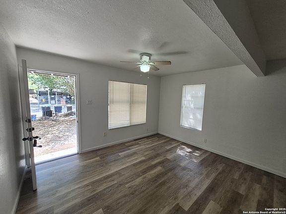 4th image of 443 Bundy