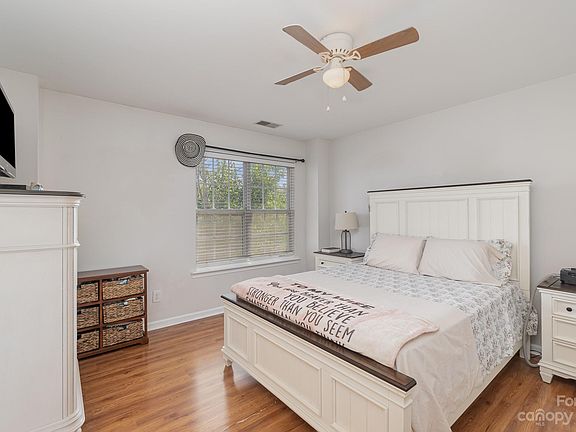 2nd image of 213 Langhorne Dr
