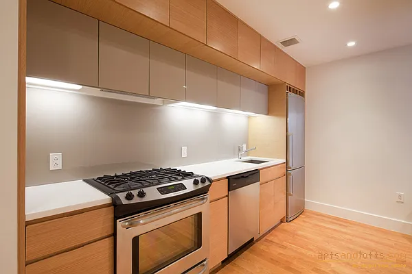 Rented by aptsandlofts.com | media 25