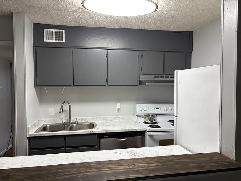162 E University Dr #I-106 — Photo 3