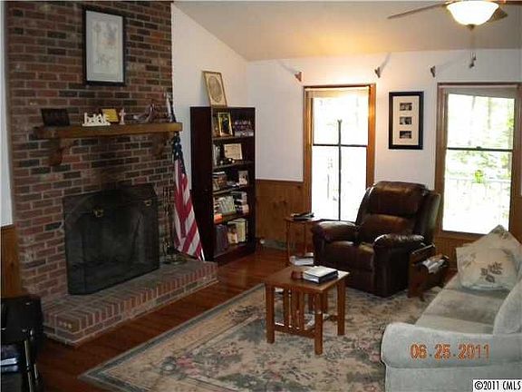 3rd image of 146 Flint Ridge Dr