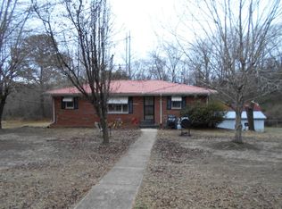 279 Natchez Trace Rd, Camden, TN 38320