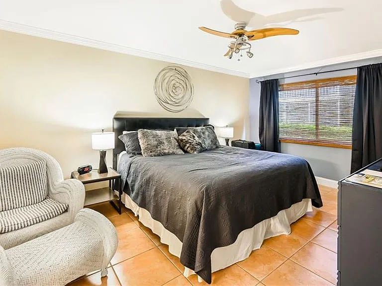 200 Palm Dr #7-R — Photo 9