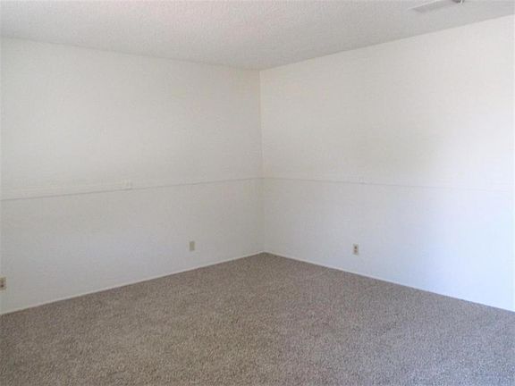 2nd image of 2023 W Oakland Ave