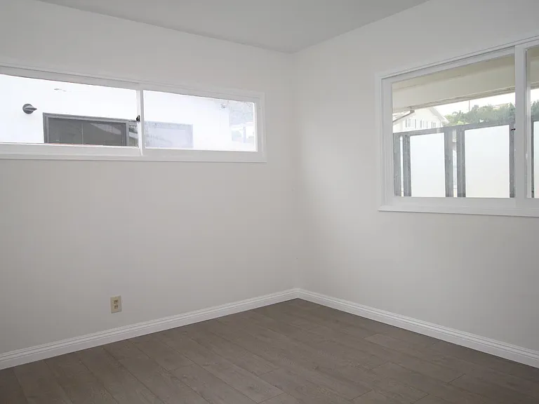 1290 Brightwood St — Photo 6