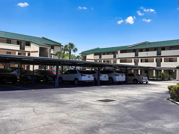 2395 Harbor Blvd APT 203, Pt Charlotte, FL 33952