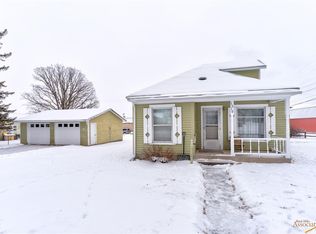 1010 Maple St, Whitewood, SD 57793