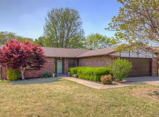 931 Kings Cir, Bartlesville, OK 74006
