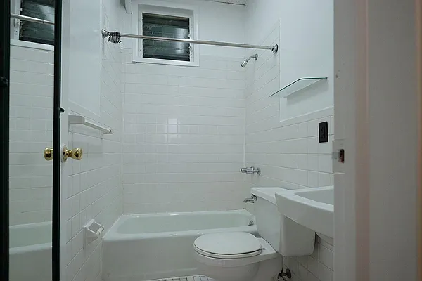 Rented by CG Realty | media 15