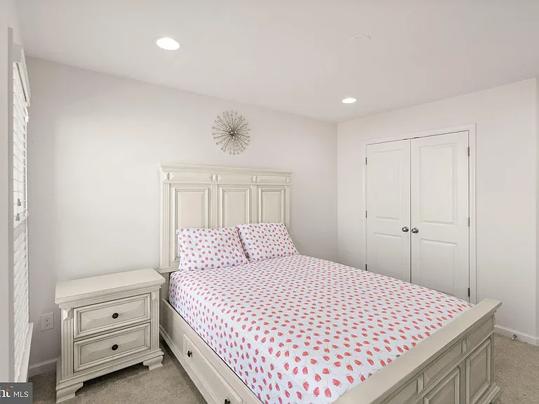 23491 Epperson Sq — Photo 34