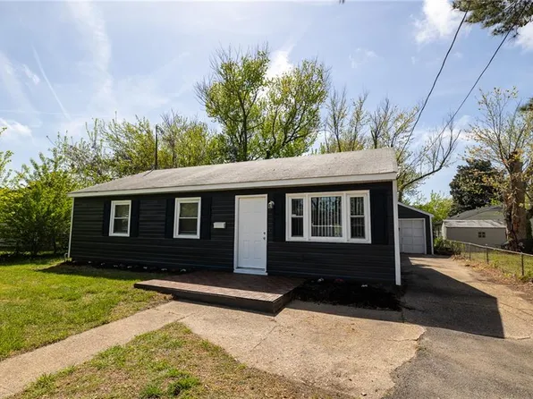 1003 Grimes Rd, Hampton, VA 23663